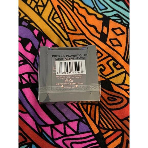 KAB COSMETICS Eyeshadow Quad in Naked BRAND NEW/SEALED - Picture 3 of 4